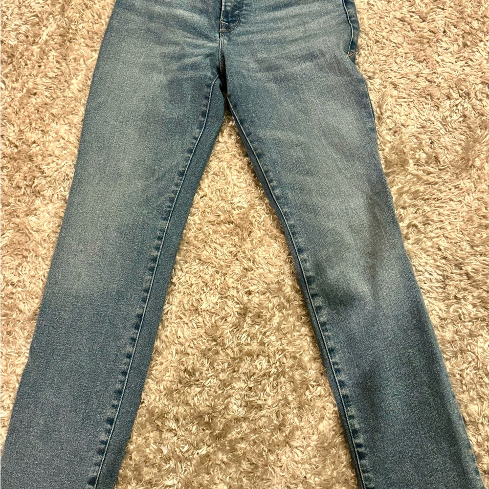 Good American Denim Stretch Distressed Size 4/27 Brand New Excellent Condition